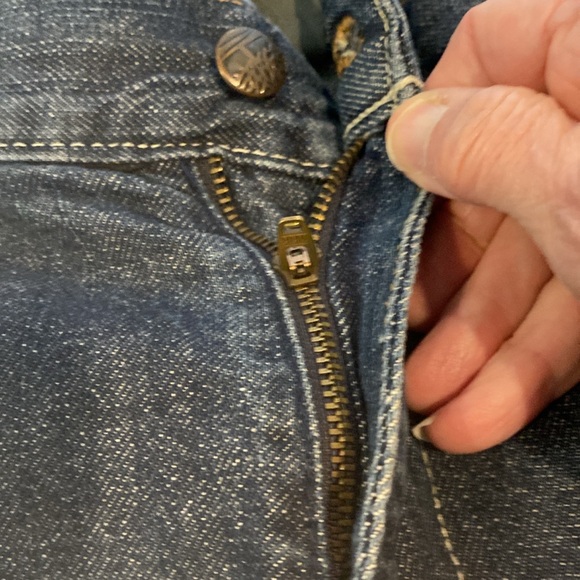 Timberland Relaxed Distressed Jeans - Picture 6 of 7